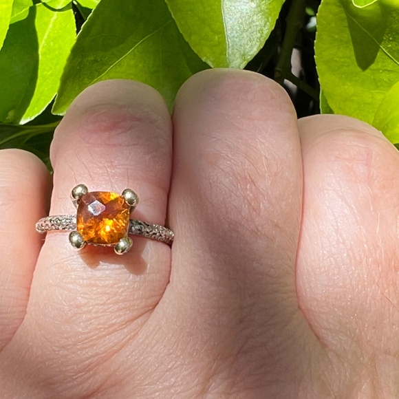 VINTAGE  DESIGNER 14K YELLOW GOLD CHECKERBOARD CUT CITRINE PAVE DIAMOND RING - Picture 5 of 16